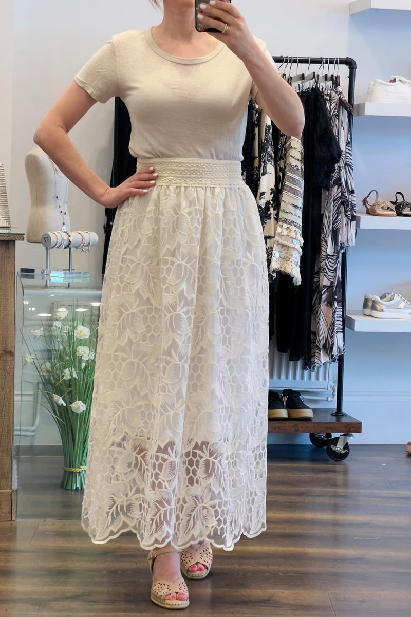 Scalloped Lace Maxi Skirt