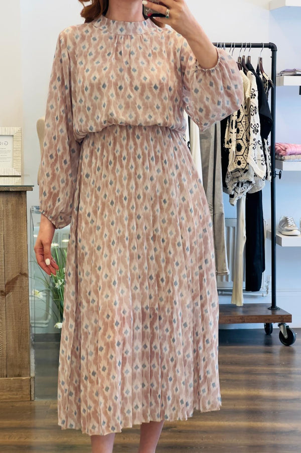 Round Neck Pleated Dress