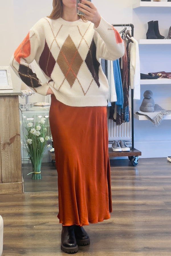 Round Neck Diamond Knit