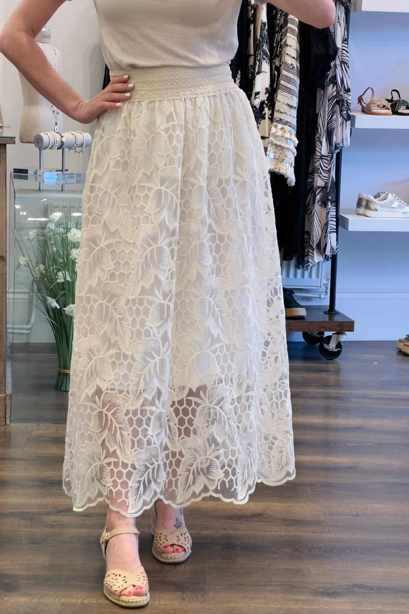 Scalloped Lace Maxi Skirt