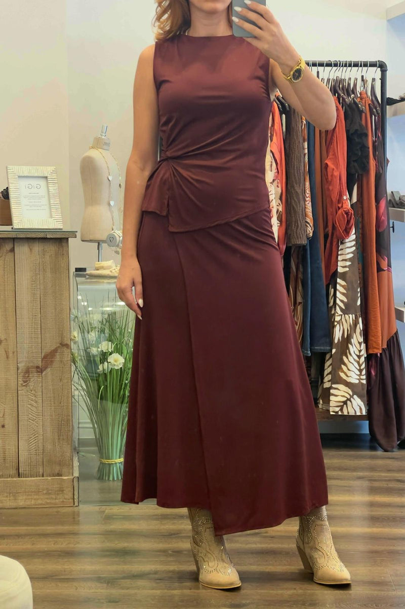 Twisted Asymmetrical Top