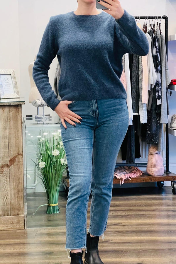 Round Neck Knit