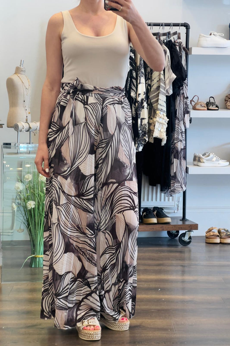 Leaf Print Pleated Wide Leg