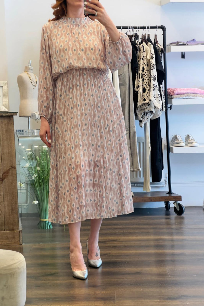 Round Neck Pleated Dress