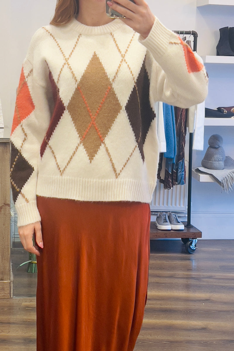 Round Neck Diamond Knit