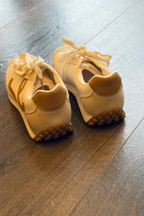 Swirl Lace up Retro Sneaker