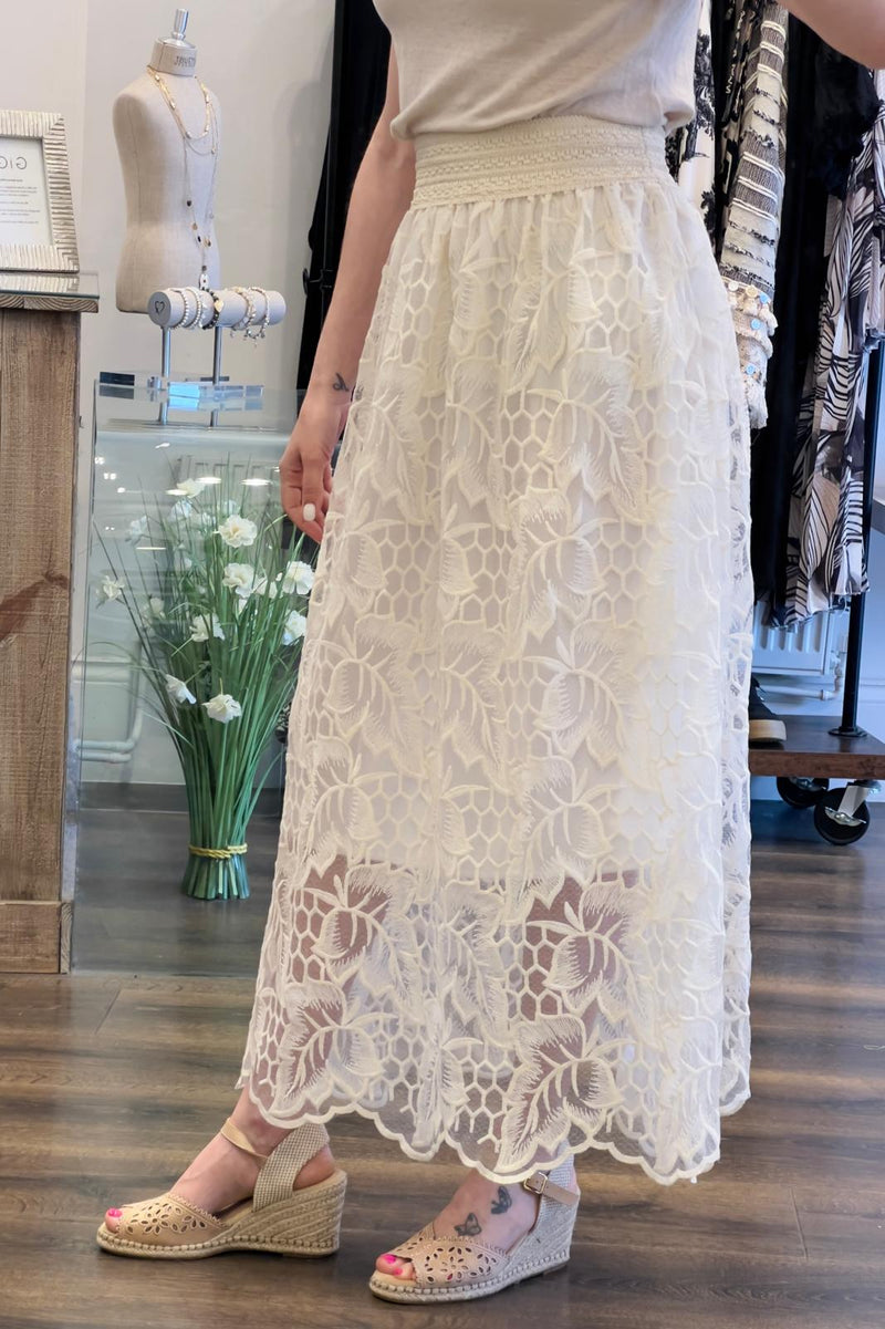 Scalloped Lace Maxi Skirt