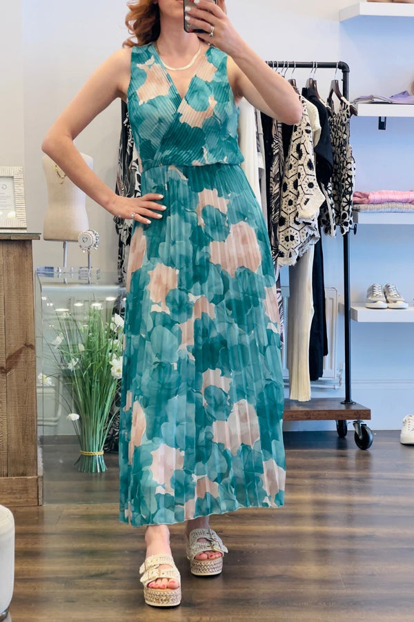 Sleeveless Pleated Dress