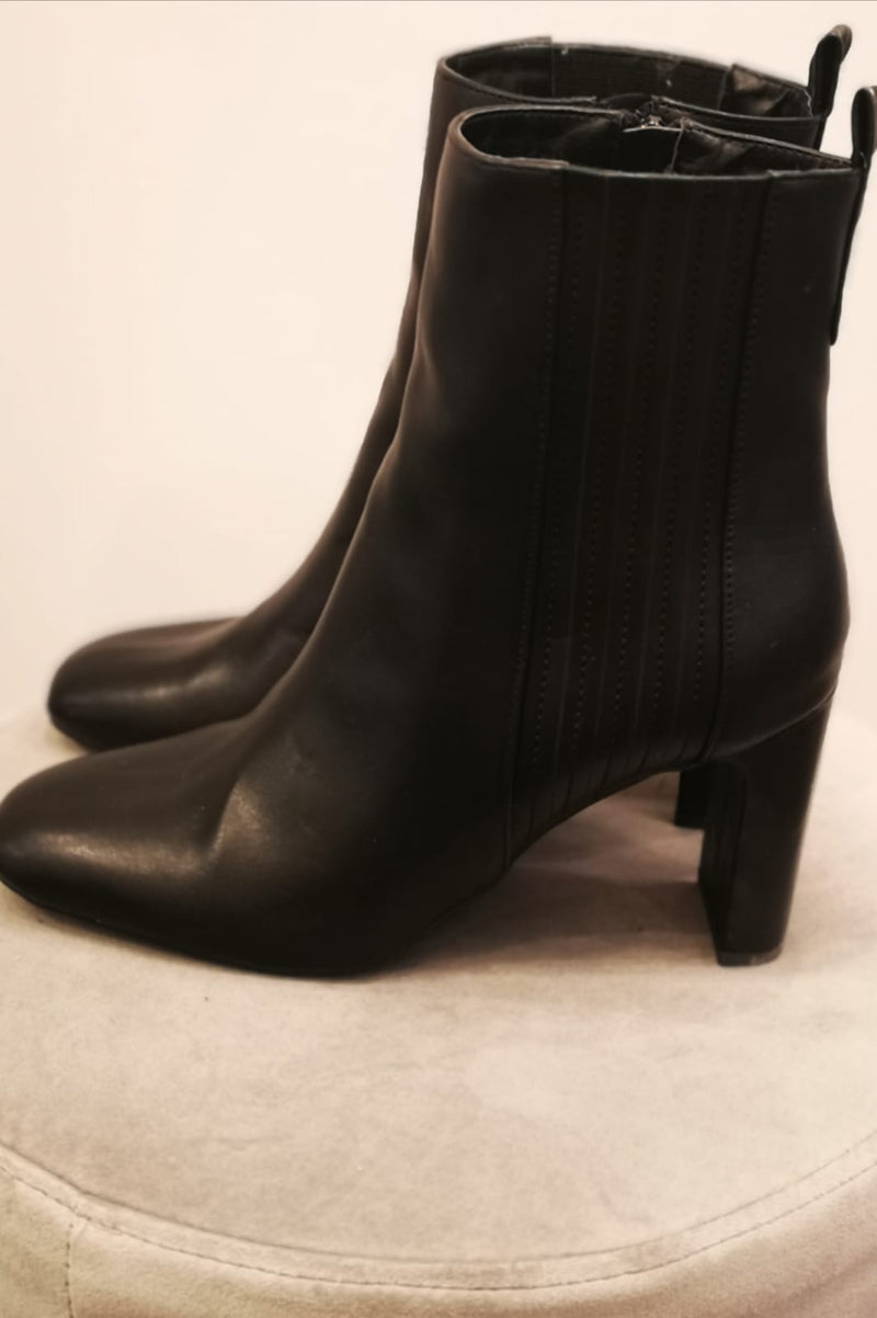 High Ankle Seam Boot